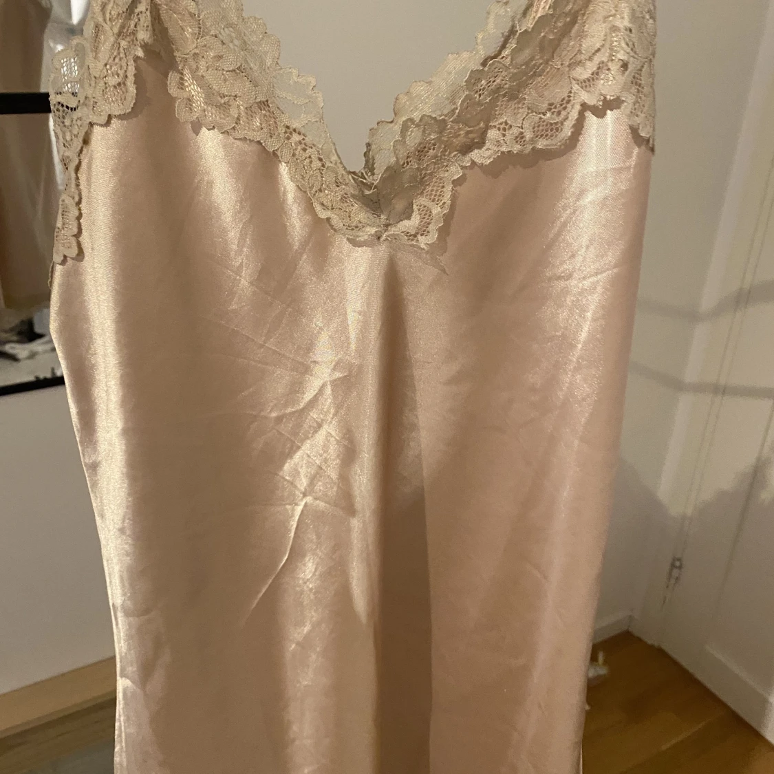 Champagne färgat nattlinne  - 90