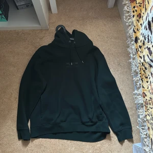 Hoodie - Grön hoodie. Kommer ej använda den längre.