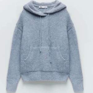 Fin blågrå stickad hoodie från zara