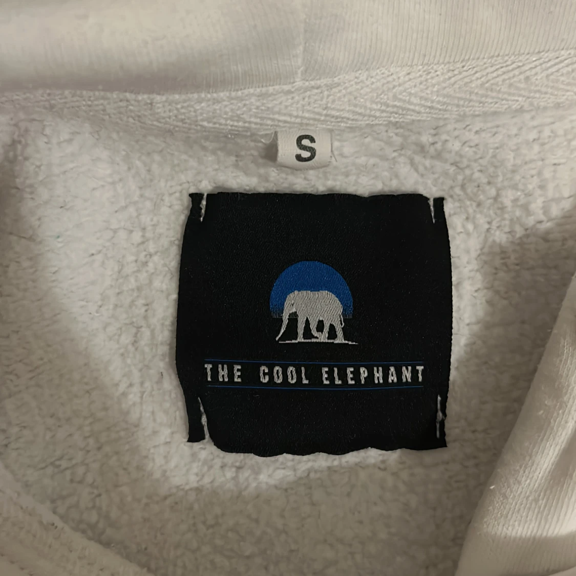 The cool elephant hoddie  - 91