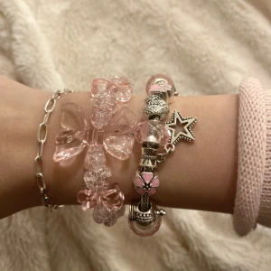 rosa armband - super fint armband med rosetter 💗