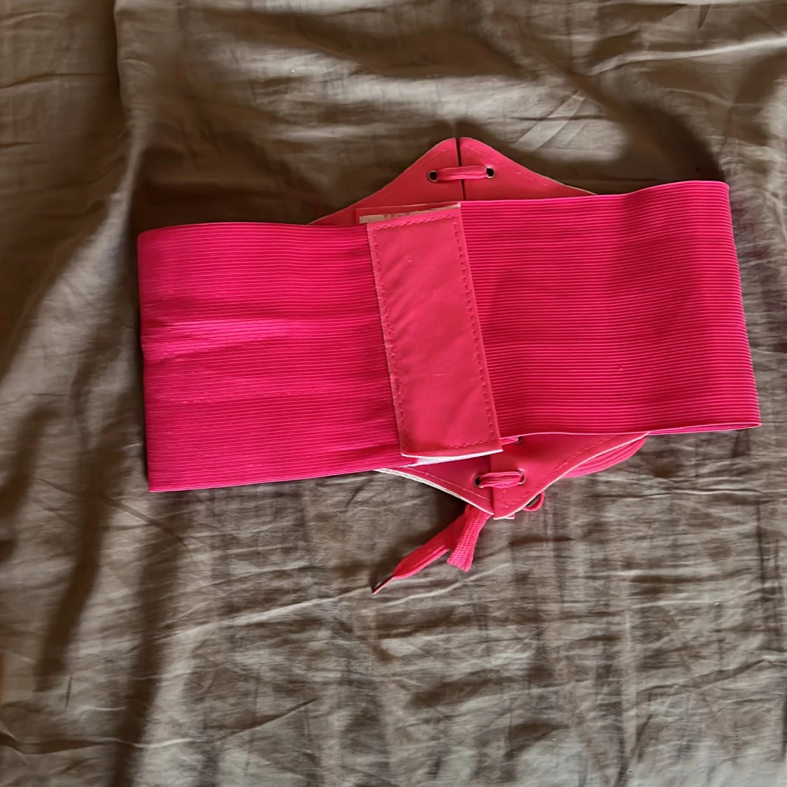 Rosa korsettbälte - 90