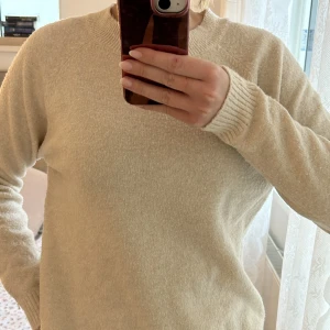 Tröja - Stickad tröja från VERO MODA🙌🏼använt skicka 