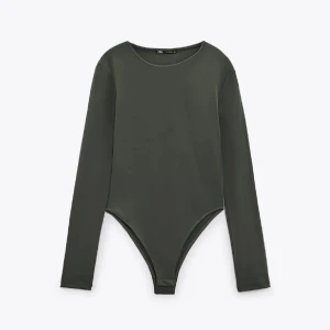 Tröja zara - Grön body från zara🌸endast testad💗stl m men stretchigt material💕skriv gärna för mer bilder