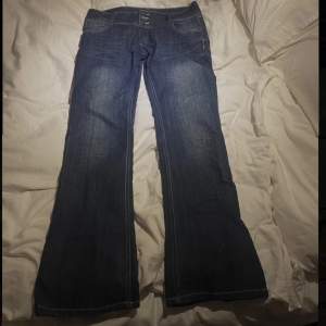 skitsnygga jeans som inte passar🥲🥲 midjemått: 44cm