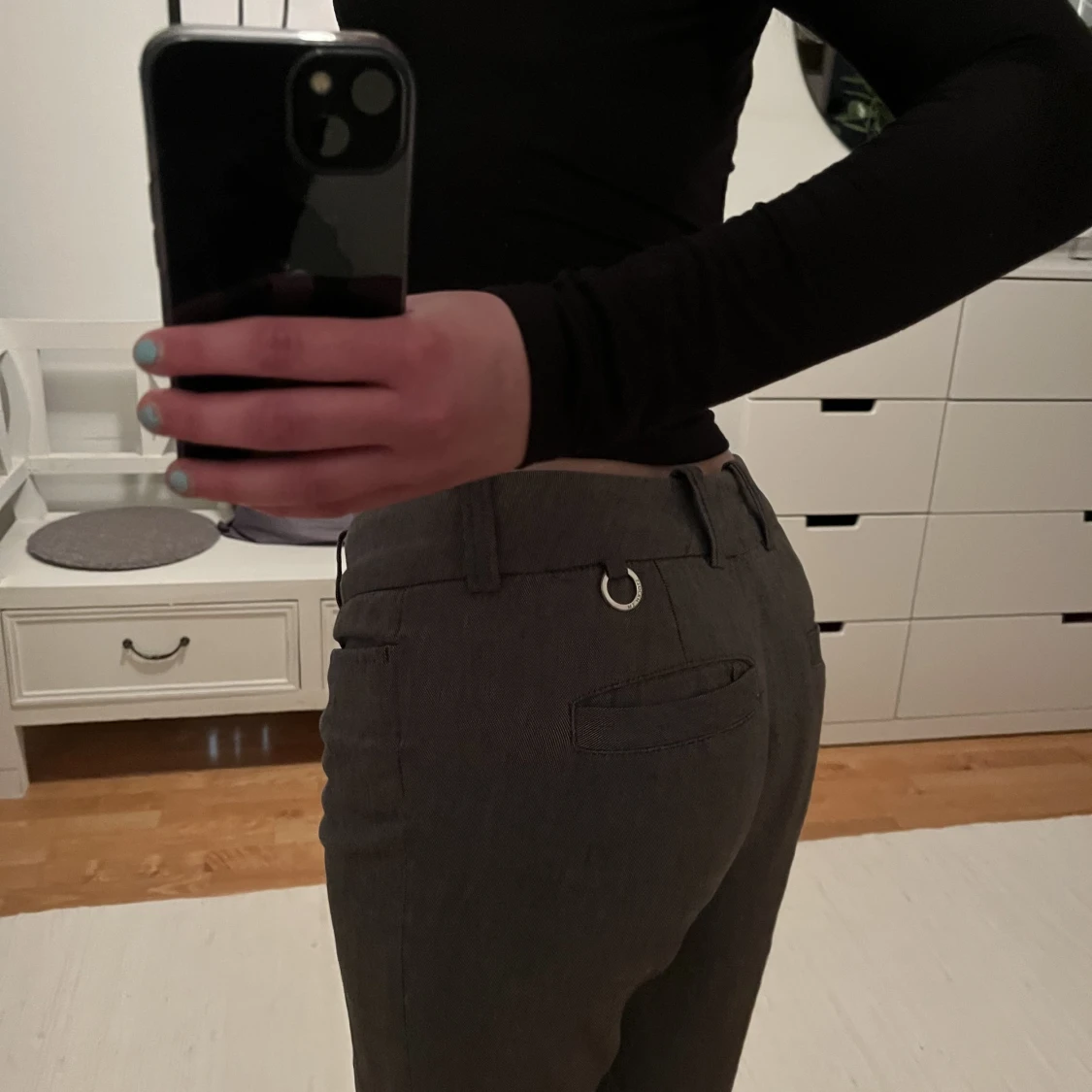 Gråa kostymbyxor  - 91