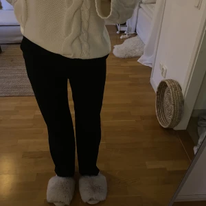 Kostymbyxor  - Svarta kostymbyxor från bikbok🫶🏼sparsamt använda 