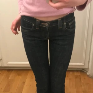 Lågmidjade jeans - Jättefina bootcut jeans. Köpte här på plick men de va försmå. Inga defekter, Ser helt nya ut