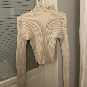 Stickad tröja - Jättefint skick