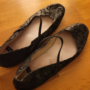Vagabond ballerinaskor - Ballerinaskor från Vagabond i storlek 39. Kan fraktas men köparen står för frakten 💕