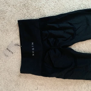 HELT NYA NVGTN TIGHTS - Säljer mina helt oanvända tights från nvgtn från deras nya kollektion som är helt slutsålda!! 🩷