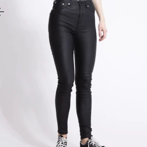 Lager 157 jeans  - Säljer 2 jeans  ovanvända med prislappar kvar. Lager 157 snake jeans. Stl XL 1 par 100kr 2par 200kr 