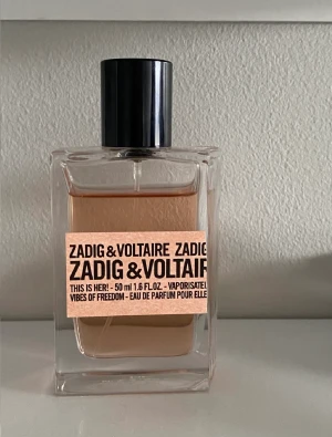 Zadig & Voltaire parfym  - Zadig & Voltaire parfym i doften ”vibes of freedom”  Slutsåld på Lyko. Tveka inte att höra av dig om frågor eller vid intresse🥰🙌🏼