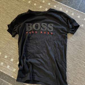 Boss slim T-shirt nyskick 