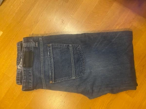 Jeans - Slitna jeans som aldrig används