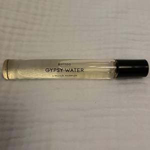 Gypsy Water perfume oil från Byredo! Använd en gång, nypris 540kr✨