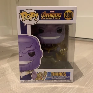 Thanos Funko Pop - Avengers infinity war thanos funko pop figur, #289. Figuren har tagits ur lådan men både lådan och figuren är i bra skick. Pris kan diskuteras.