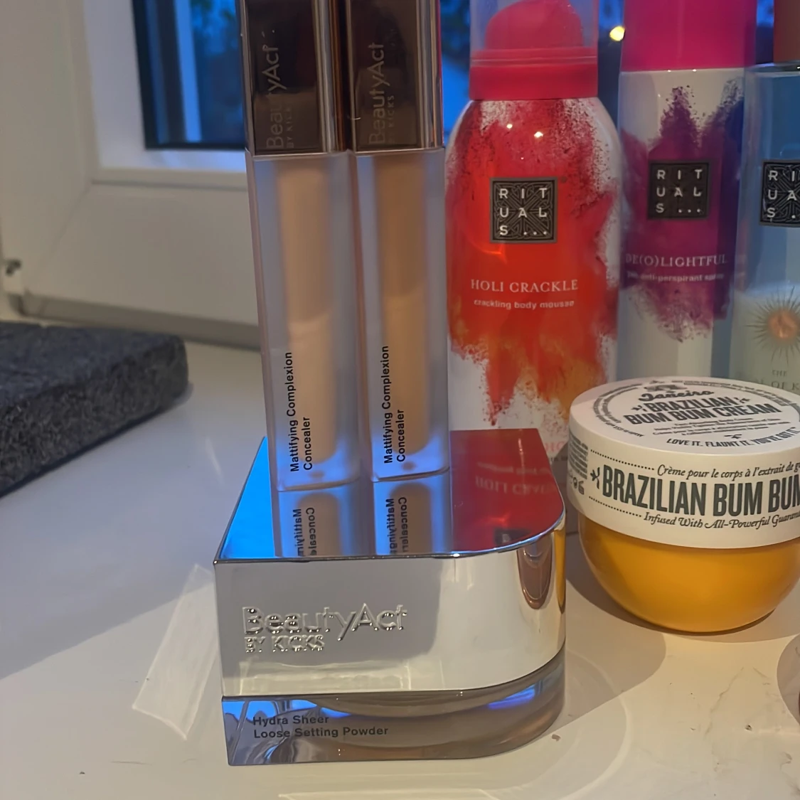 Smink, perfym, hårvård, kroppsvård  - 91