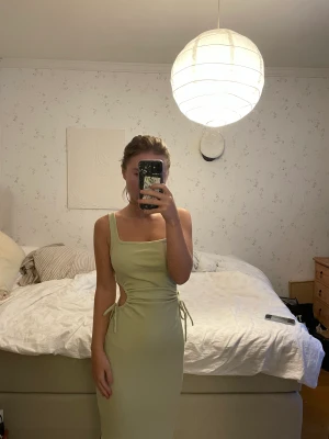 Klänning från chiquelle - Säljer min superfina klänning i storlek xs, älskar den men den får inte plats i garderoben. 