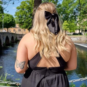 Balklänning  - Säljer min balklänning från studenten som jag köpt begagnat hör på Plick  Den är bra i längden på lig som är 160cm och väldigt bra skick