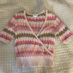 Såå snygg tröja - Säljer denna snygga tröja från Lindex. Den är i storlek S