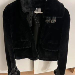 Jacka - Jacka i storlek 36, aldrig använd! 