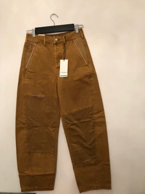 Jeans - Nya byxor med prislapp 