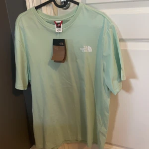 T-shirt  - Köparen står för frakt 