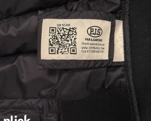 Parajumpers - En parajumpers jacka väldigt bra skick. Använd Max 20 gngr. Köpt hösten 22 för 4000kr. Köparen står för frakt  Swish✅