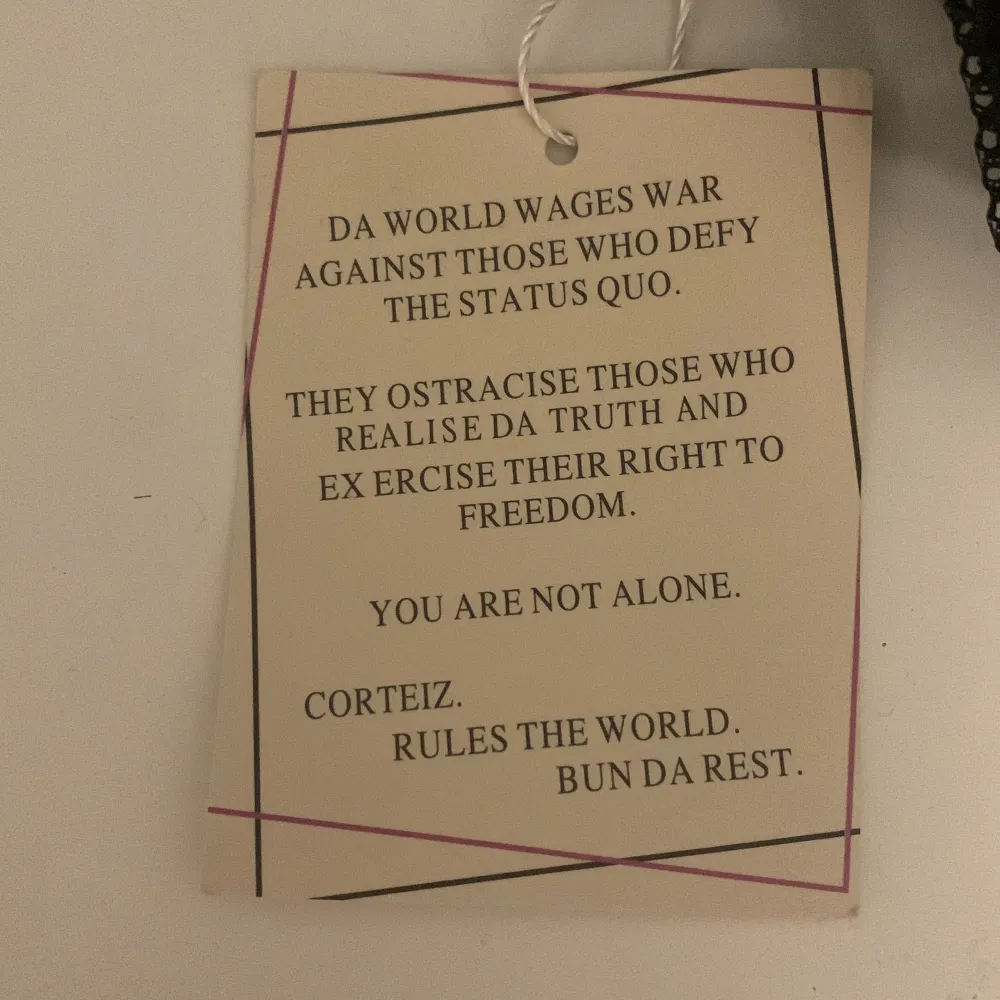 corteiz keps aldrig använd då den inte passar mig . Muu.