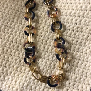 Halsband  - Aldrig använt  Kolla in min sida för mer smycken/ kläder m.m✨😇 
