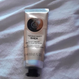 Kräm - Säljer denna the body shope krämen som jag använt ett par få tals gånger 