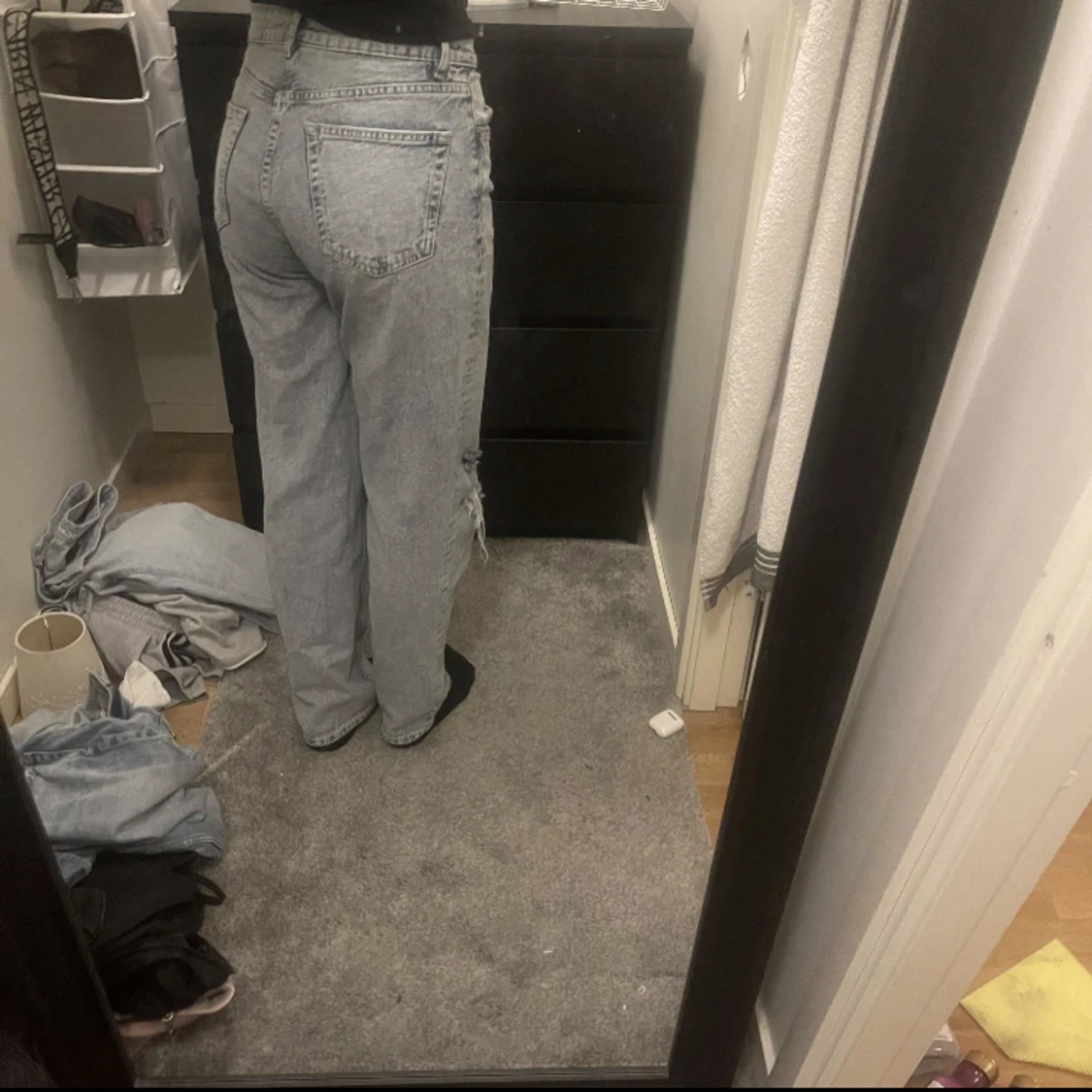 Jeans med hål  - 90