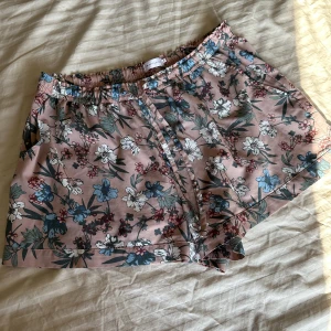 Blommor shorts  - #shorts
