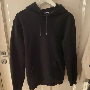 Svart hoodie storlek xs  - Hoddie från hm storlek xs