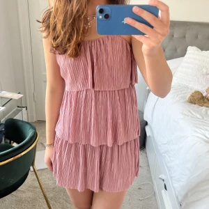 Klänning!  - Suoer snygg volangklänning❤️❤️