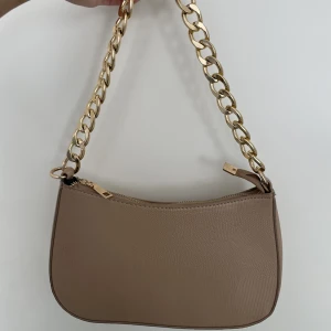 Handväska - Handväska, använd en gång.