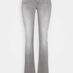 Ltb jeans - Säljer mina superfina ltb jeans. Dom är i ny skick och använda ett fåtals gånger❤️