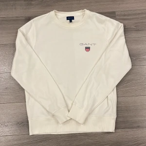Gant collegetröja  - Vit Ganttröja i storlek M.