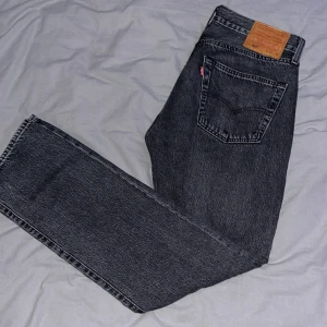 Levi’s 501 - Tjena, säljer jeansen för att jag inte använder dom längre, skick 9,5/10 original pris:1099