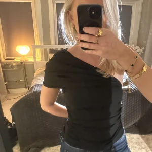 One shoulder topp  - Skit snygg från zara 💓