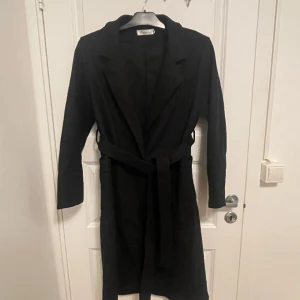 Kappa från Branoni - Elegant och fin kapla från Branoni. Aldrig använt och pris kan diskuterad vid snabb affär. Storlek M