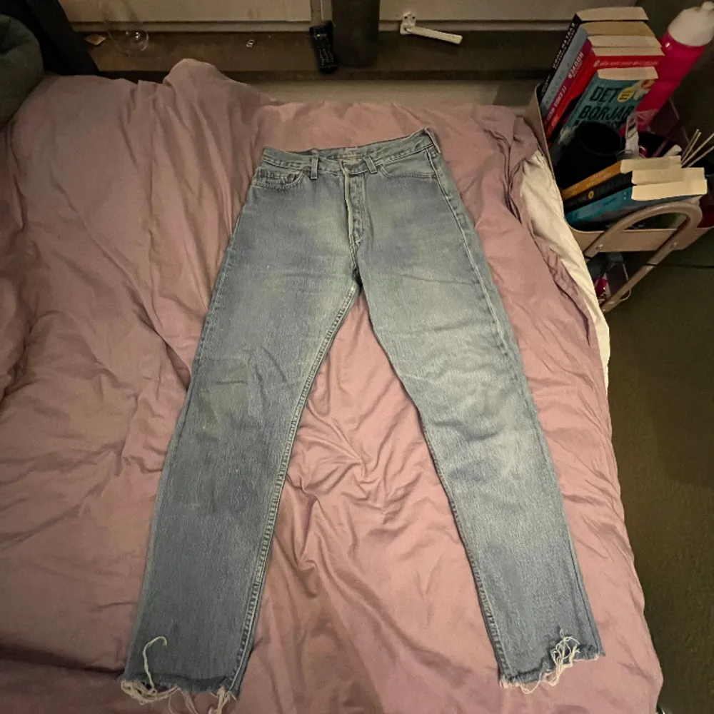 Superfina levi’s jeans, säljer då jag köpt på Plick och dom ej passade. Storlek 36/38. Pris kan diskuteras . Jeans & Byxor.