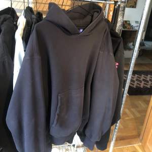 Yeezy gap hoodie size M Love this hoodie but i’ve stopped wearing it
