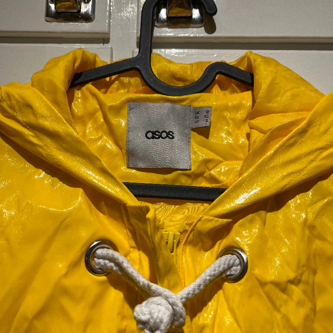 Regnkappa från Asos strl 40 / M - 90