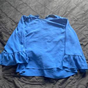 En jättesöt blå blus från zara!💗