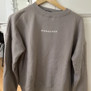 Sweatshirt  - Sweatshirt, använd 1 gång 