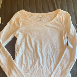 Basic tröja från lager157 - Jag hade köpt den ett tag sedan men den används inte, så den är helt ny. 