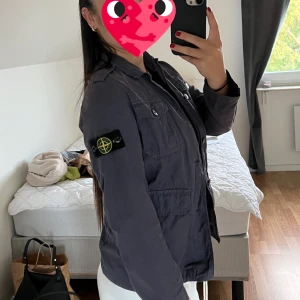 Stone island jacka  - Stone island junior jacka i storlek 152, som motsvarar en xxs använd knappt köpt på deras hemsida<33 