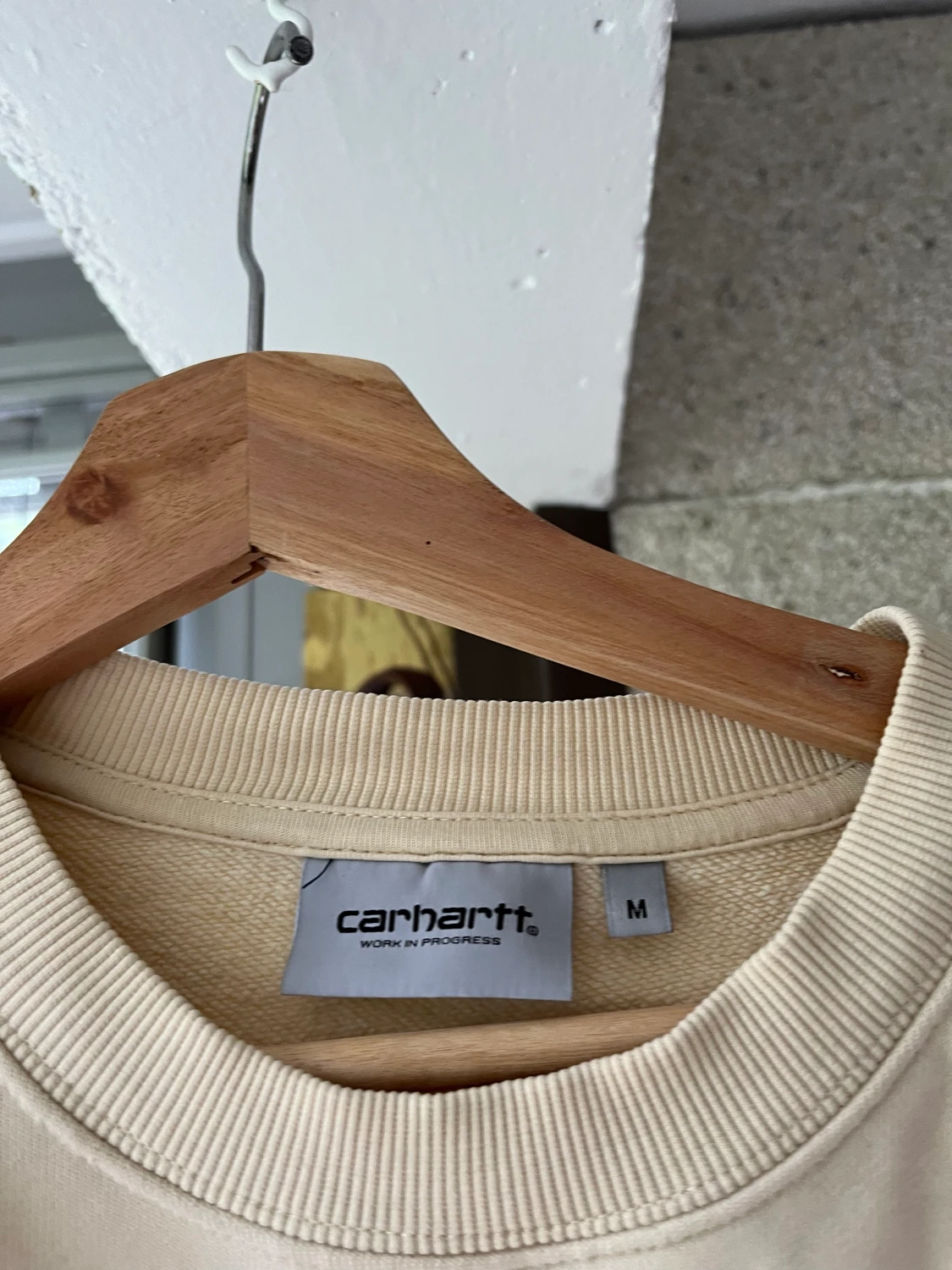 Carhartt sweatshirt medium - 90